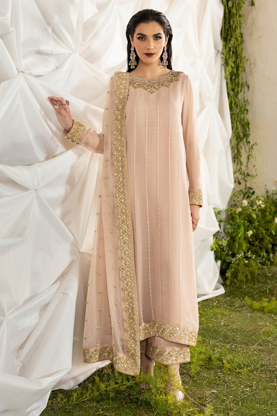 green emerald velvet dress Charizma | Statement Formals