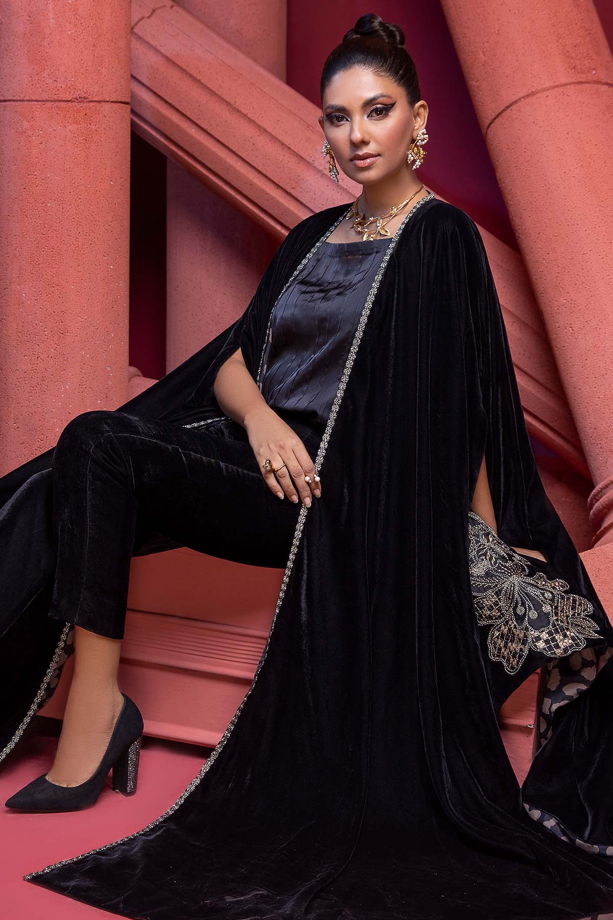 Embroidered Velvet Cape VVT21-19A | Ready to Wear by Charizma