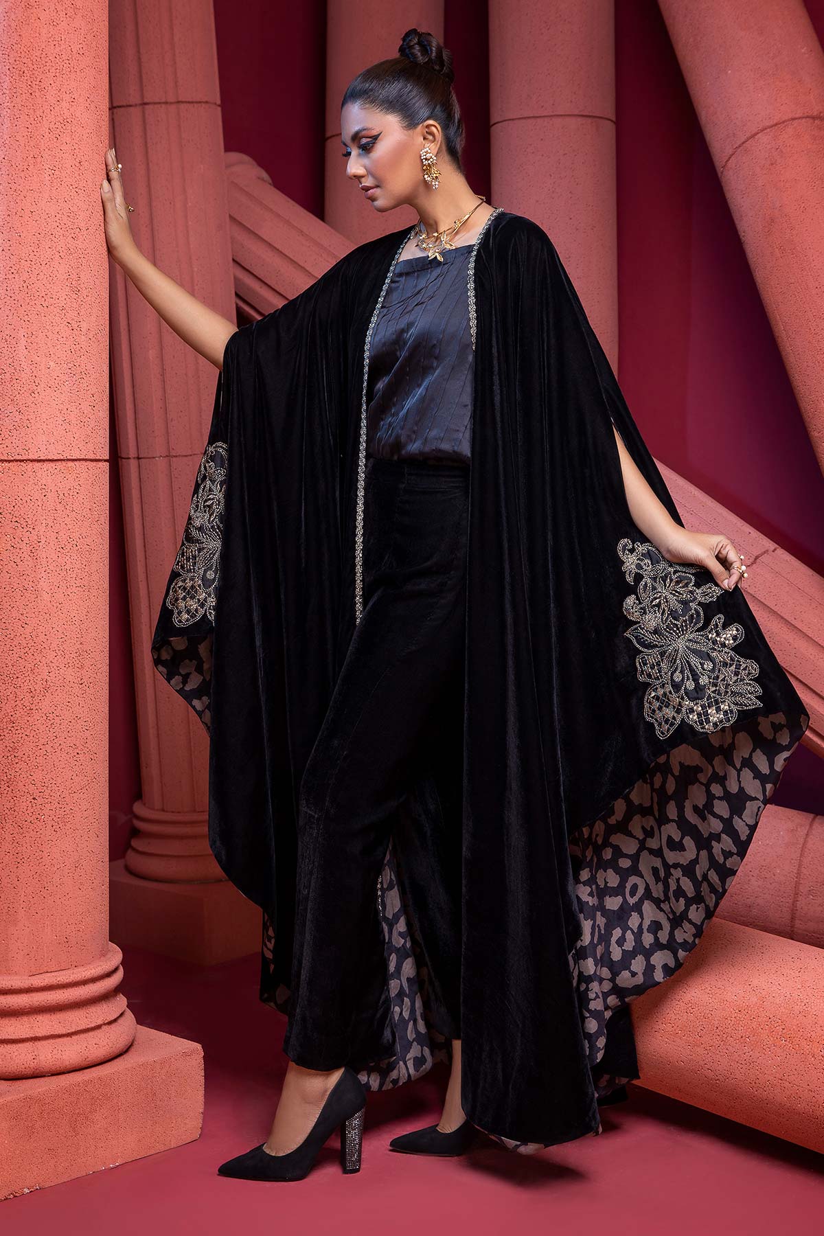 Embroidered Velvet Cape VVT21-19A | Ready to Wear by Charizma
