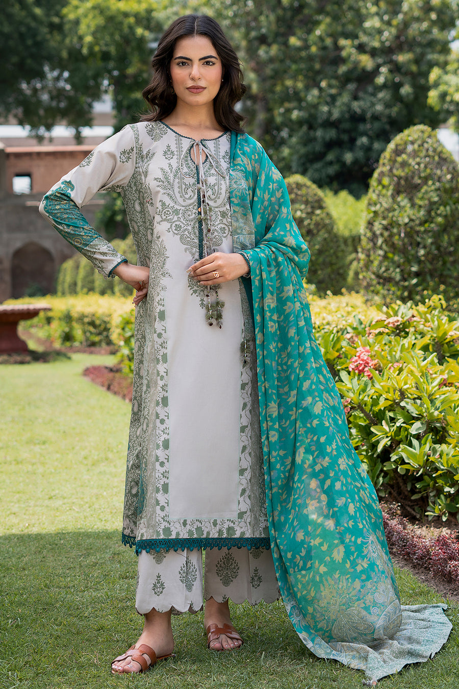 Retail Price: 5,500/-PKR